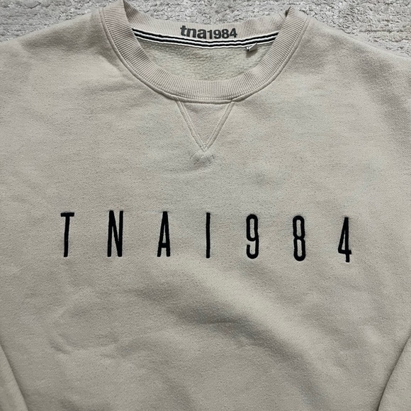 Aritzia TNA 1994 Crewneck Sweatshirt - Picture 2 of 10